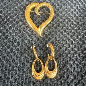 Vintage Gold Tone Heart Brooch & Dangle Earrings Set - Retro Statement Jewelry